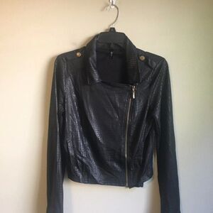 On twelth medium black jacket